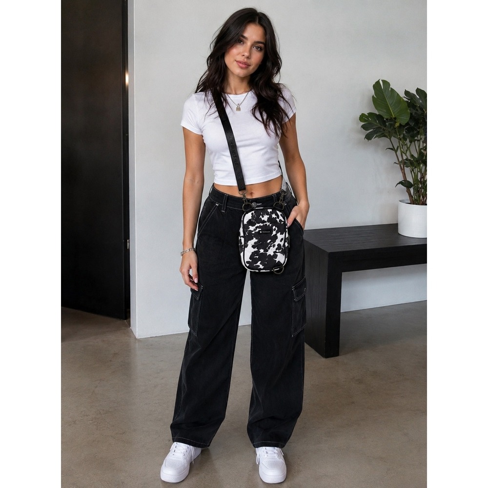 Thread Wallets Crossbody‎ Bag Cow Print Black White Nylon Festival Travel Mini